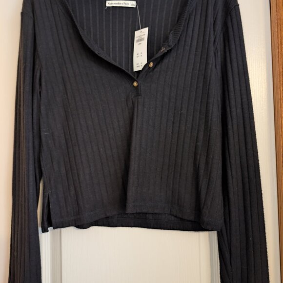 Abercrombie black long sleeve Henley - Picture 2 of 5